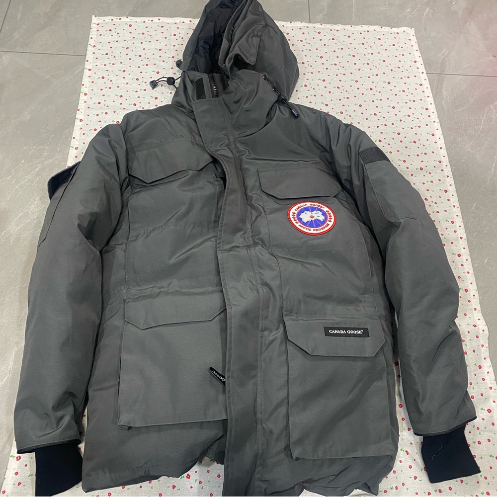 Canada Goose Men‘s Gray Jacket